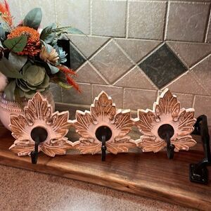 Decorative Leaf Rack with 3 Hangers - Like New
